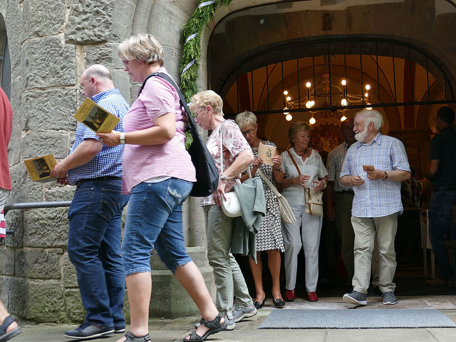 Nachfeier des Mährisch-Neustädter Wachsstockfestes an der Weingartenkapelle (Foto: Karl-Franz Thiede)